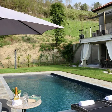 Grassi With Pool Nizza Monferrato Calamandrana